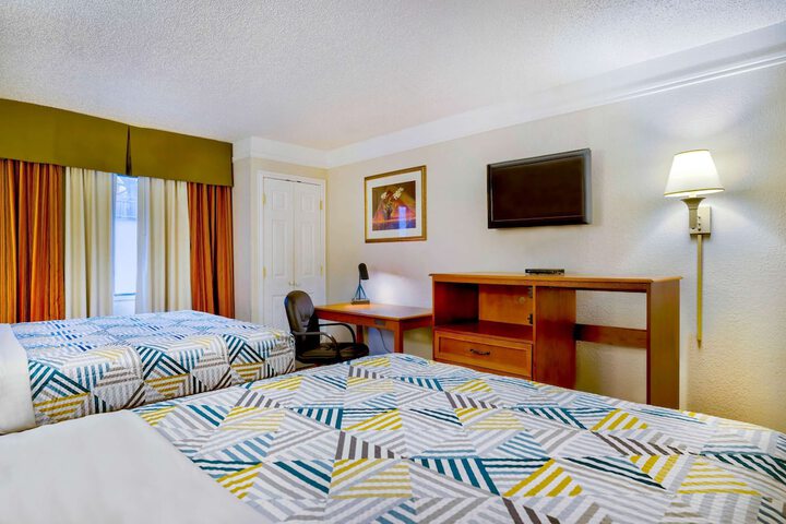 Room 12 of 34