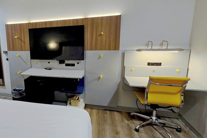 Room 26 of 28
