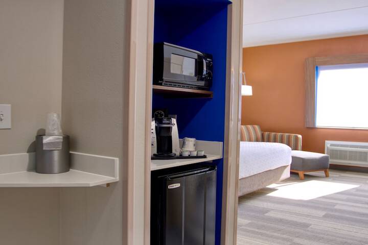 Room 13 of 42