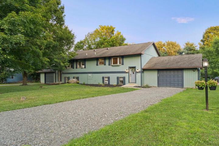 Near Ithaca!Hot Tub! LRG Home!Sleeps 14! Dogs ok!