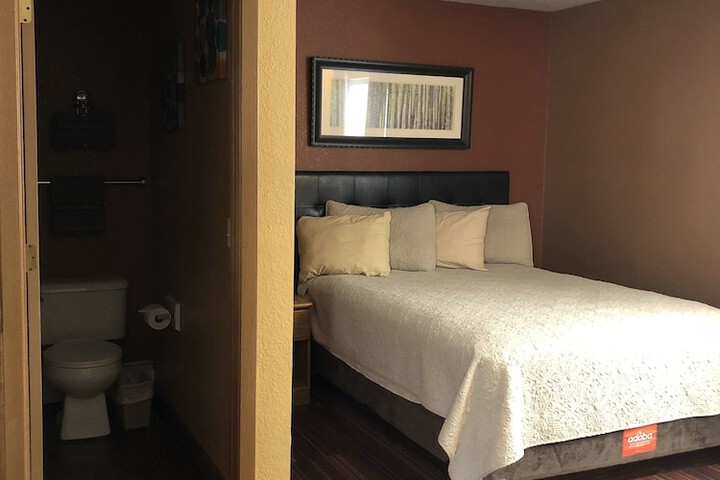 Room 17 of 44