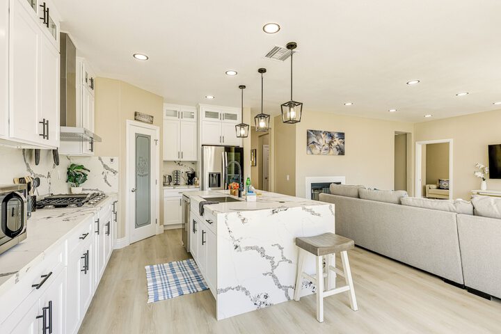 Mtn-view Gem w / Private Yard: Luxe Beaumont Home