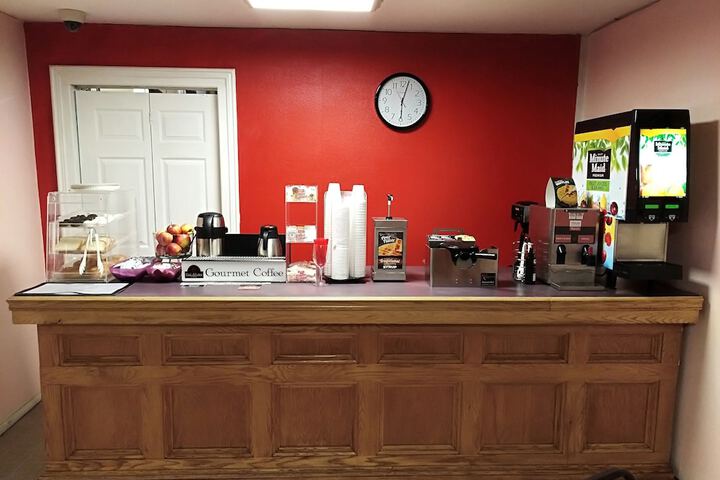Breakfast/Coffee Service 39 of 42