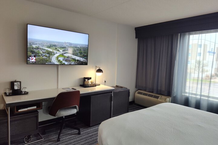 Courtyard Flint by Marriott
