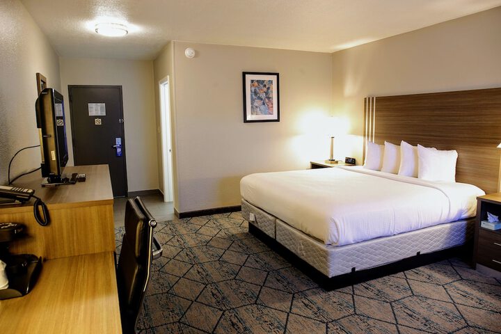 Room 30 of 43