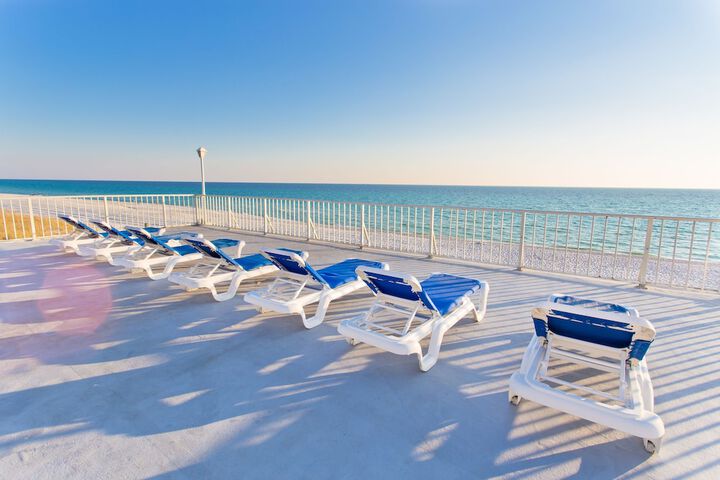 Sundeck 49 of 52