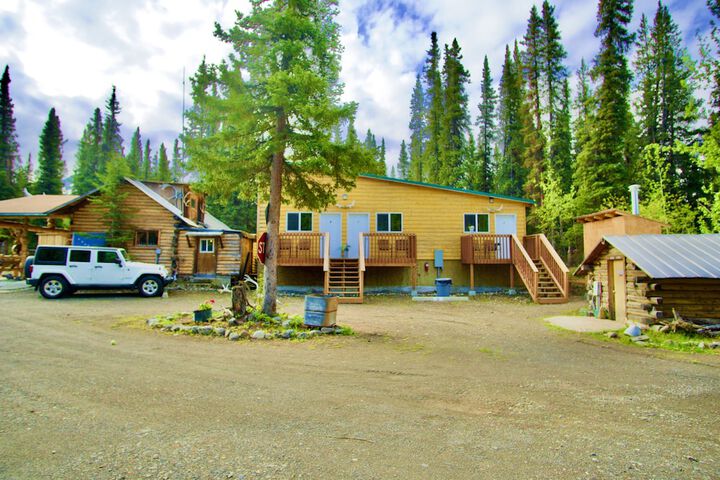 Carlo Creek Cabins
