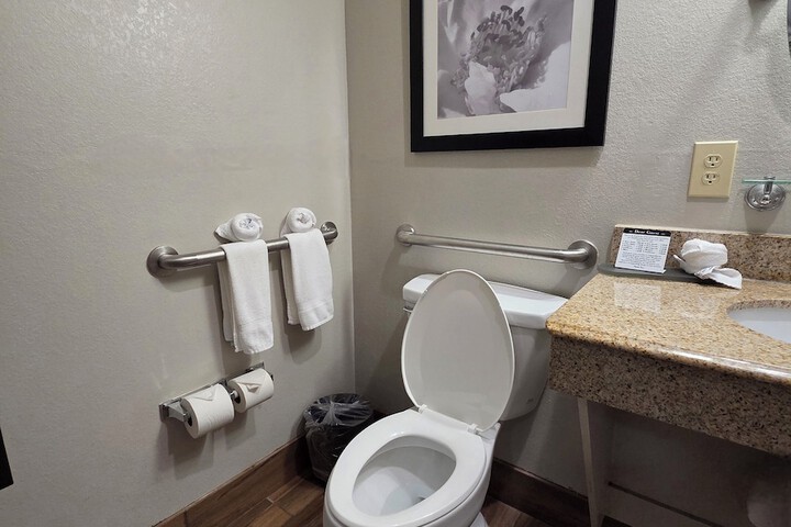 La Quinta Inn & Suites by Wyndham Huntsville Airport Madison