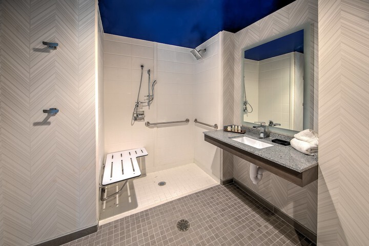 Room 42 of 60