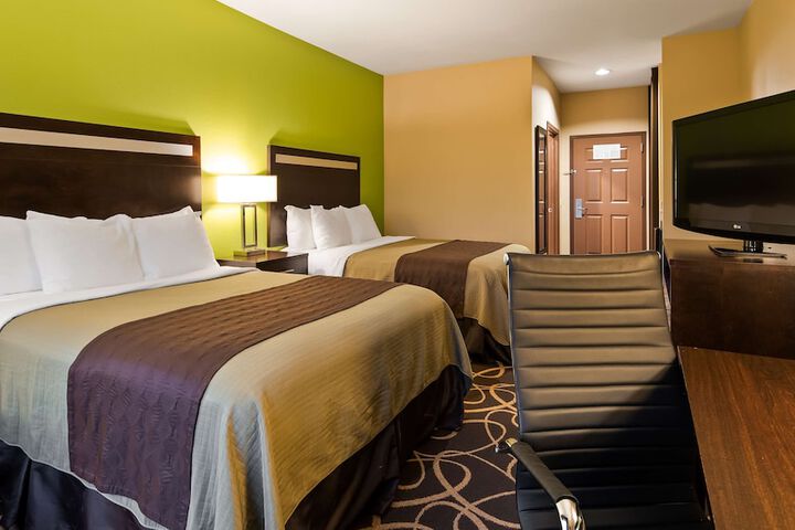 Best Western Plus Kenedy Inn