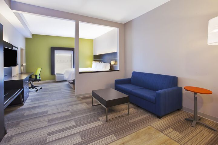 Room 13 of 26