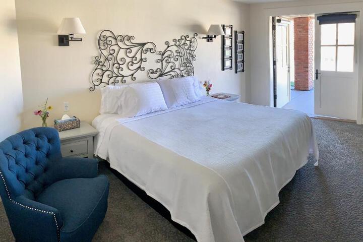 Annies Place Bed & Breakfast