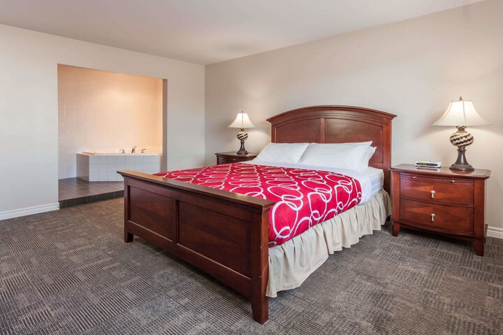 Room 5 of 28