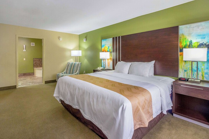 Quality Inn Paris