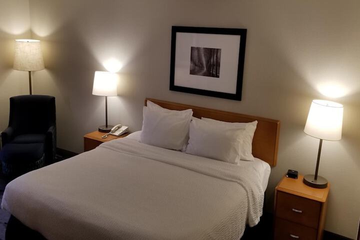 Room 25 of 37