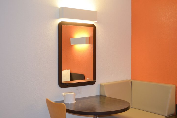 Room 8 of 11