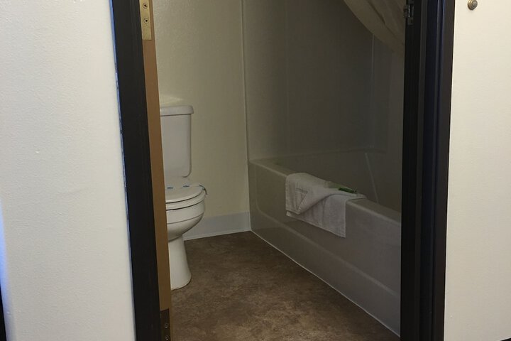 Room 6 of 11
