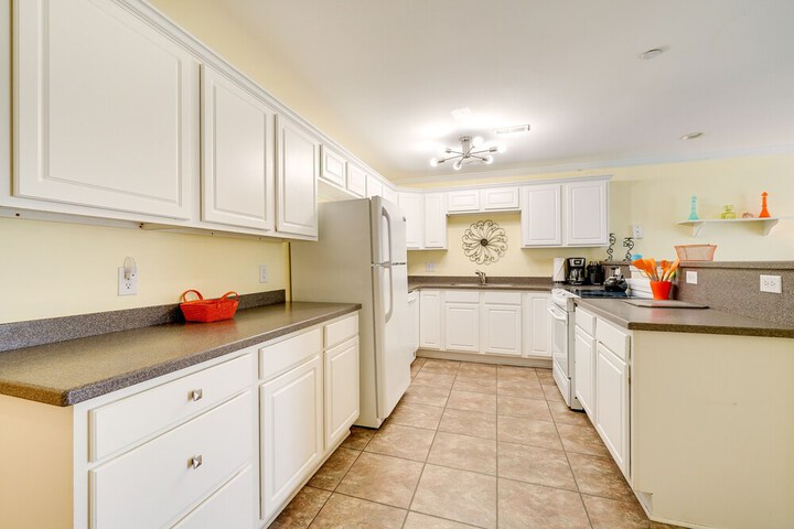 Oak Island Vacation Rental 1 Block to Beach!