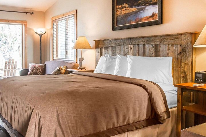 Yellowstone Valley Lodge an Ascend Collection Hotel