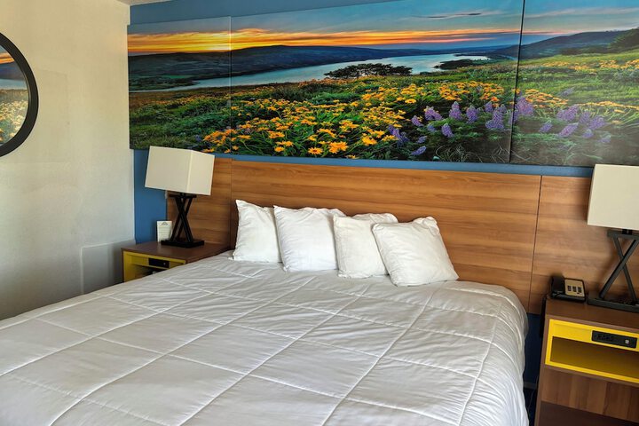 Room 13 of 32