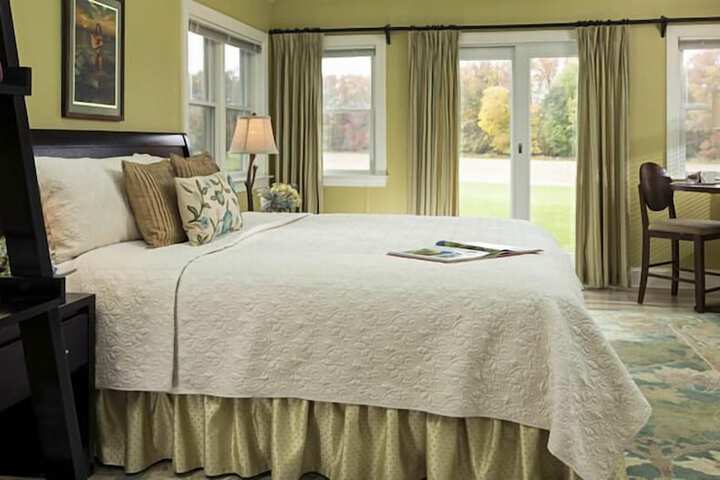 Inn at Huntingfield Creek