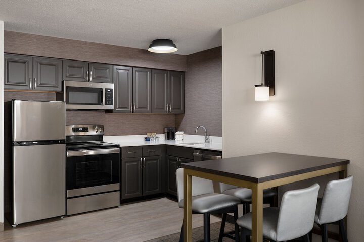 Residence Inn by Marriott Madison West / Middleton