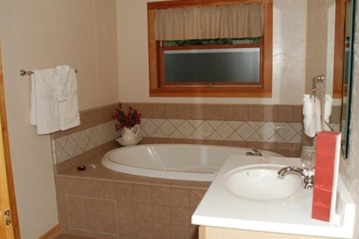 BLACK BEAR INN