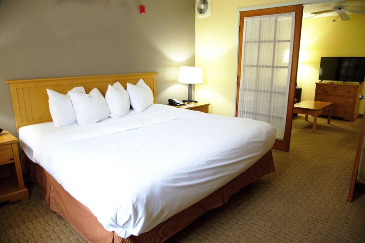 Room 9 of 25