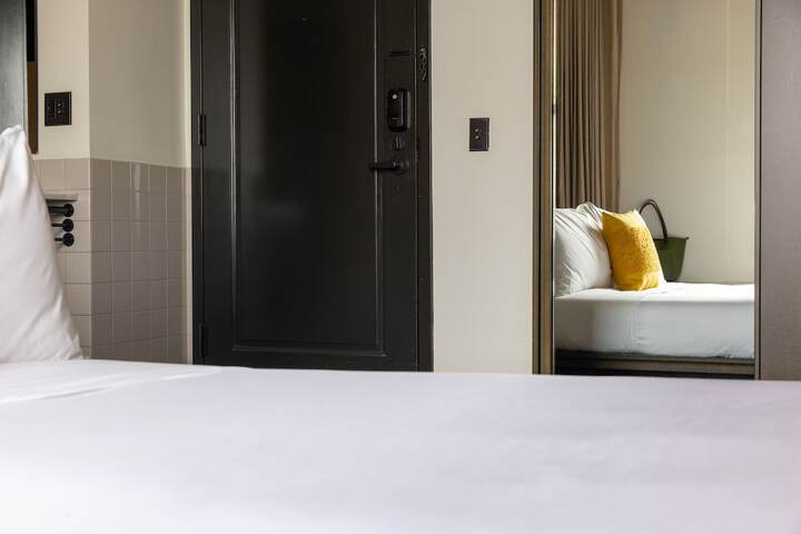 Room 59 of 102