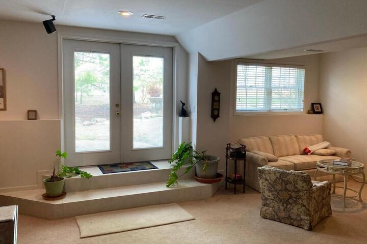 Beautiful Parkside Suite