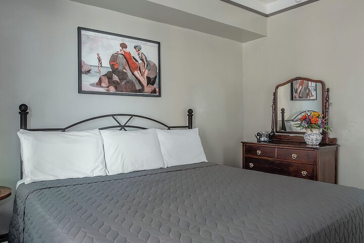 Room 142 of 166
