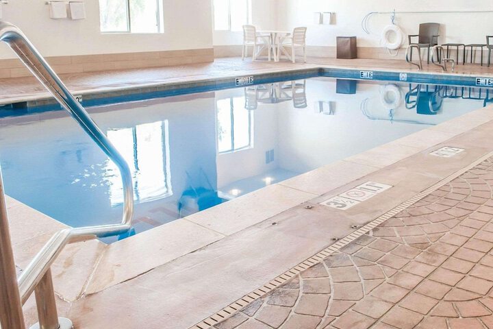 Comfort Suites Farmington