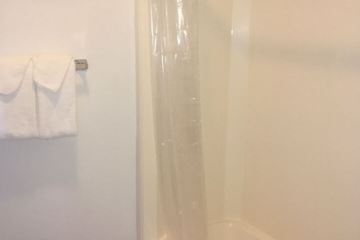 Room 13 of 34