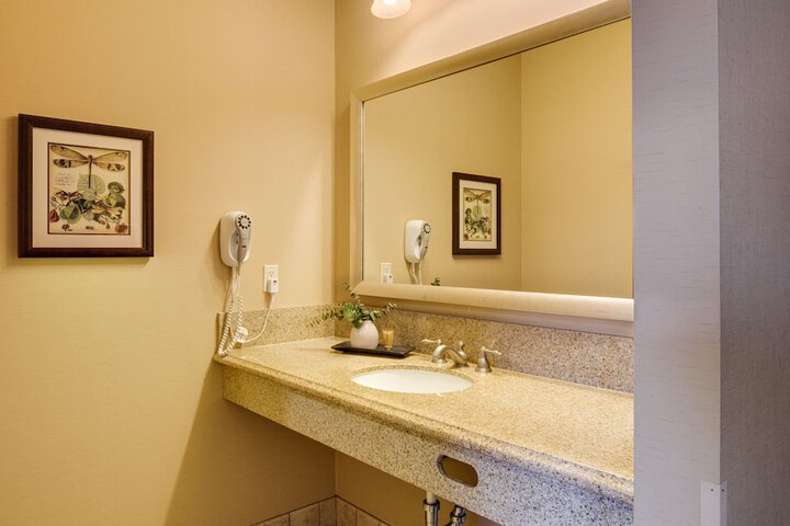 Ayres Hotel & Spa Mission Viejo – Lake Forest