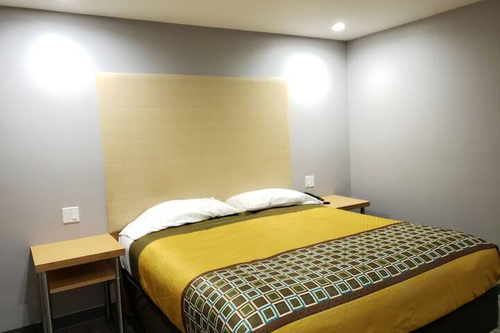 Room 6 of 20