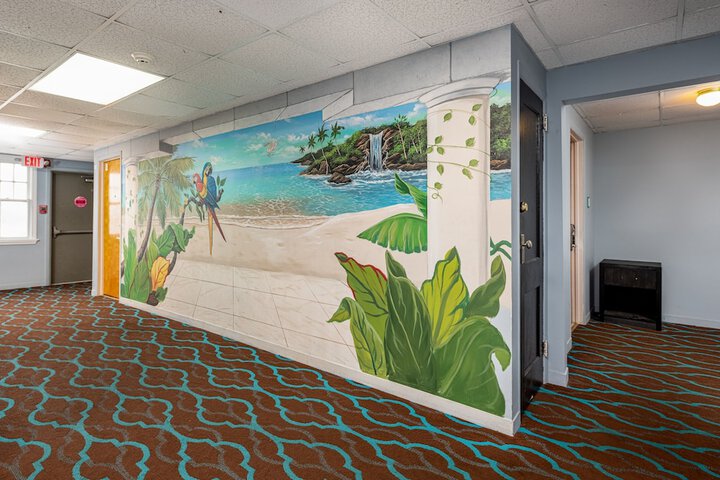 Ballroom/Hall 31 of 33