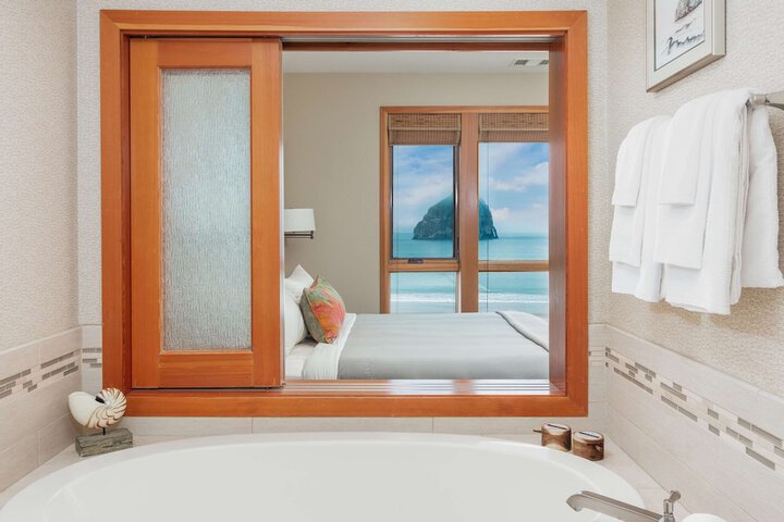 Headlands Coastal Lodge & Spa