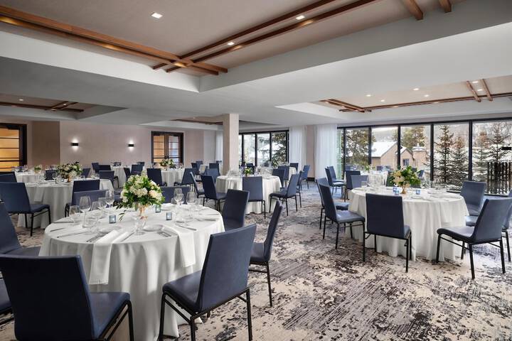 Hotel Alpenrock Breckenridge Curio Collection by Hilton