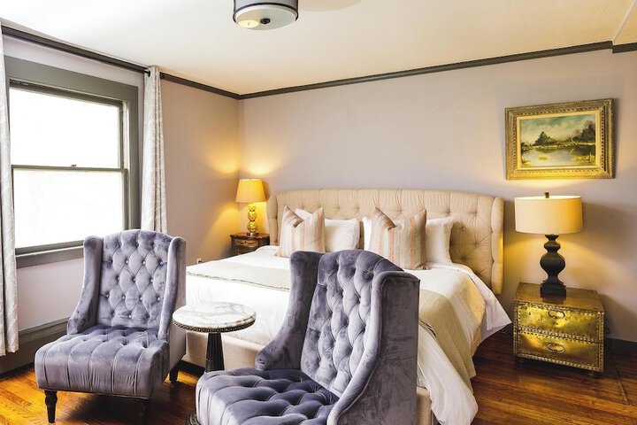 Room 10 of 80