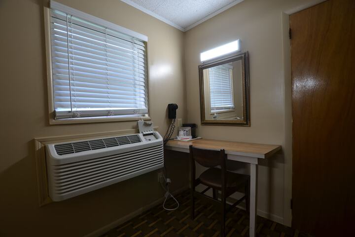Room 32 of 52