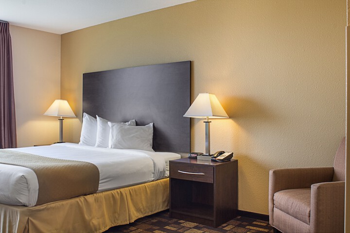 Quality Inn & Suites Minot North