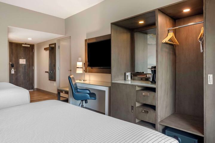 Room 47 of 59