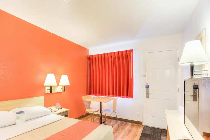 Motel 6 Tigard OR - Portland South - Lake Oswego