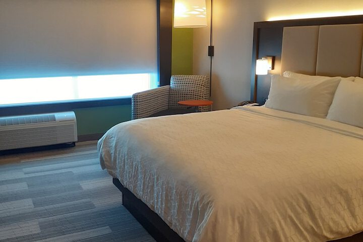 Room 16 of 48