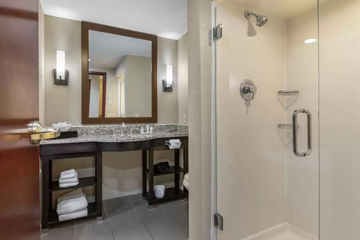 Room 16 of 37