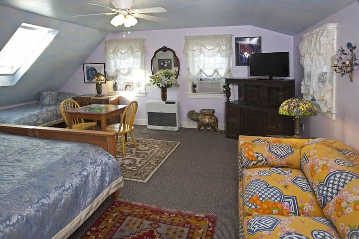 Room 12 of 48