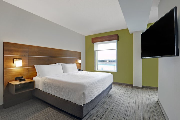 Room 32 of 57