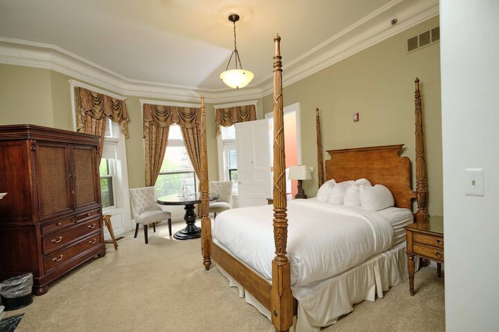 Room 162 of 185