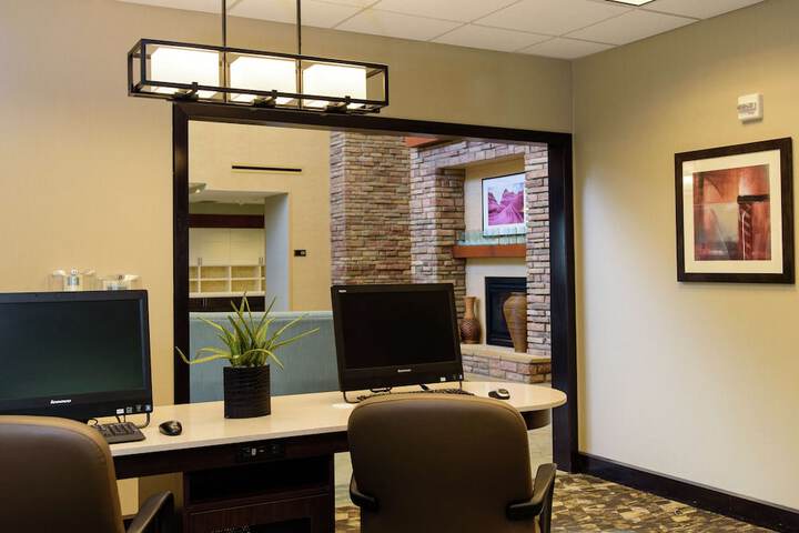 Business Center 38 of 38