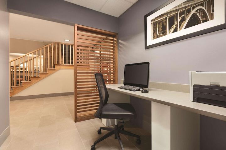 Business Center 34 of 34